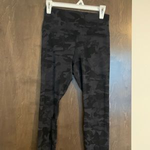 Lululemon Aligns Camo